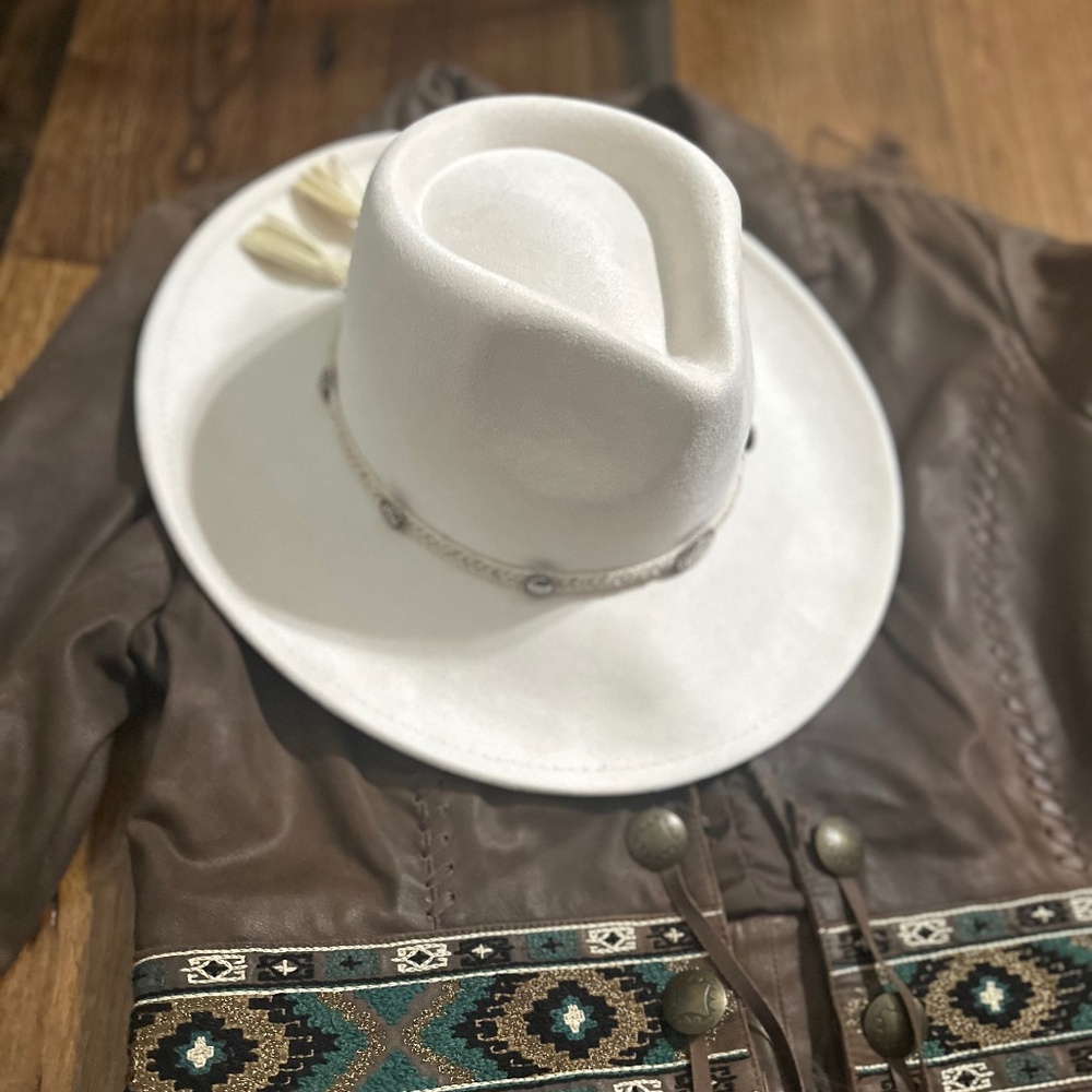 Hat - Picture 3 of 5